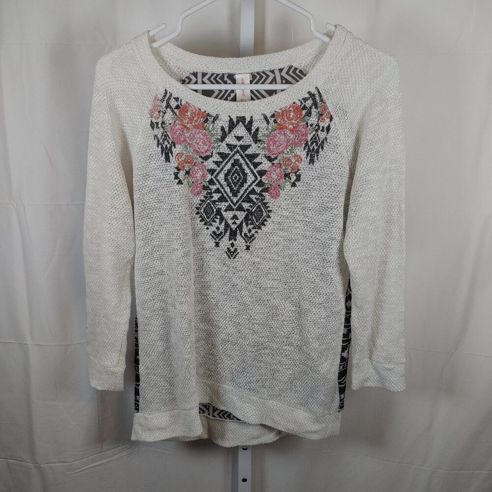 No Boundaries Size M white and black Sweater for women